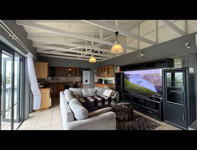 3 BEDROOM APARTMENT TO LET IN ESSENWOOD
